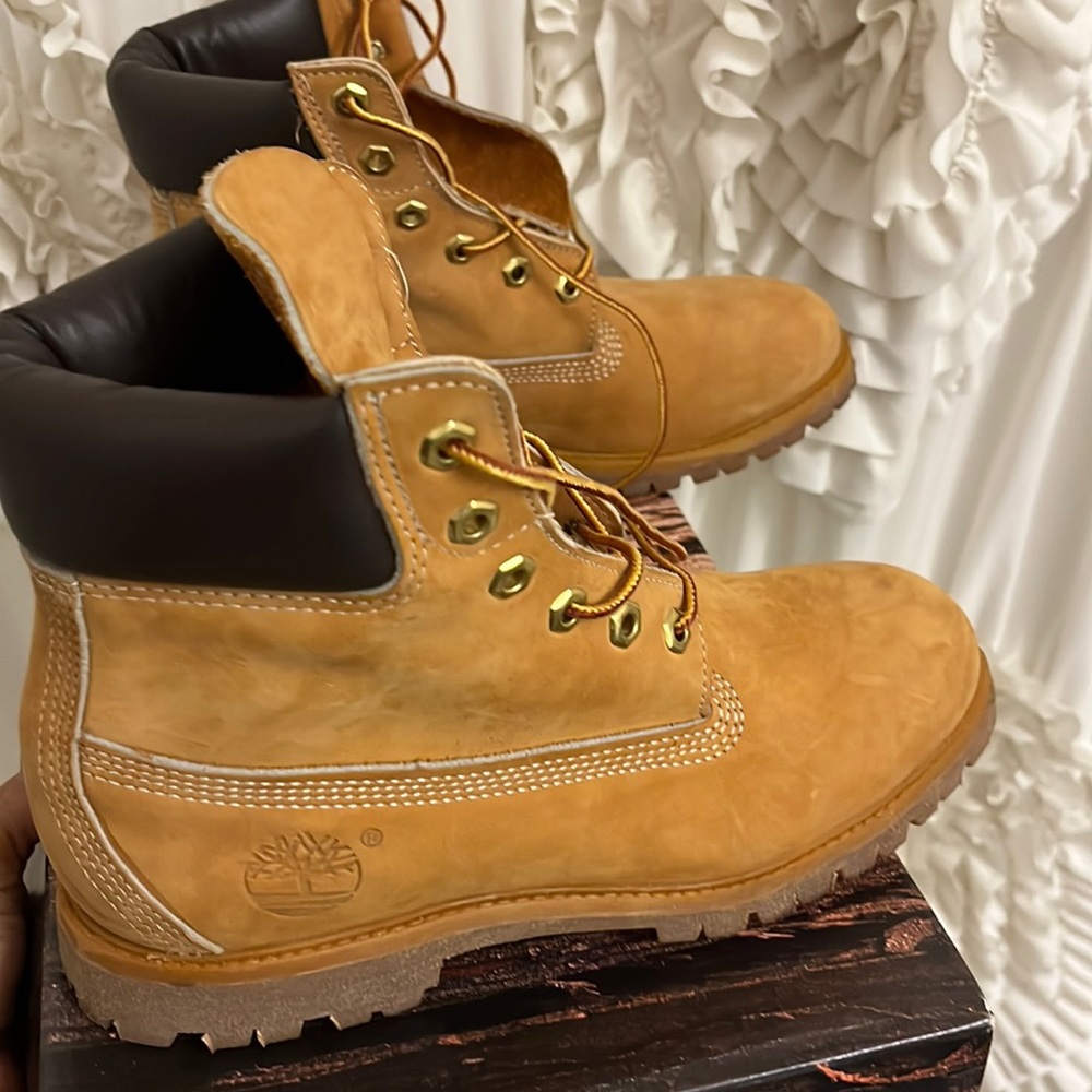 Vintage and New Ladies 7.5 Timberland boots